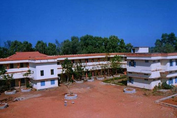 https://cache.careers360.mobi/media/colleges/social-media/media-gallery/15955/2020/11/27/Campus View of Devaswom Board College Sasthamcotta_Campus-View.jpg